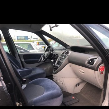 Citroën Xsara Picasso - 1.8i-16V Différence 2 - 1