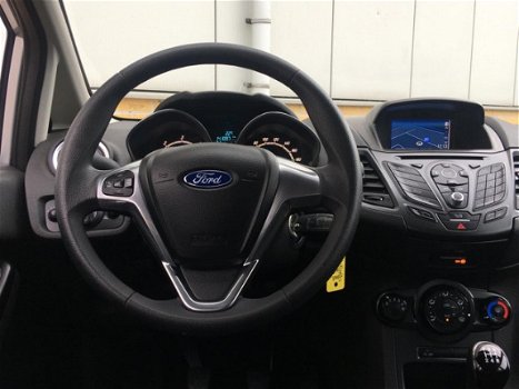 Ford Fiesta - 1.6 TDCi 95pk 5 Deurs Trend met Navigatie en Bluetooth - 1