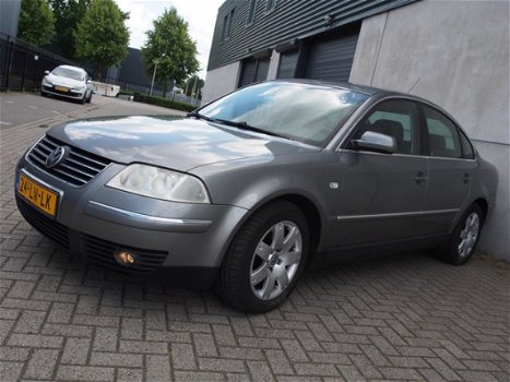 Volkswagen Passat - 2.8 V6 Sportline 4Motion YOUNGTIMER ZEER NETTE STAAT - 1