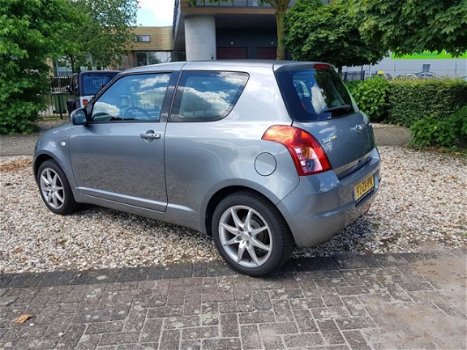 Suzuki Swift - 1.3 Exclusive - 1