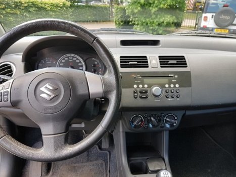 Suzuki Swift - 1.3 Exclusive - 1