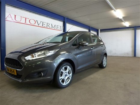 Ford Fiesta - 1.0 80PK 5D Style Ultimate, navigatie, airco, cruise control - 1