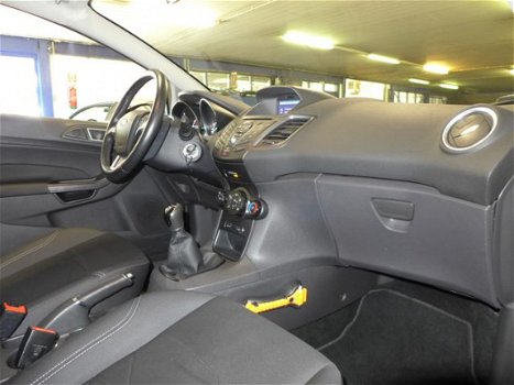 Ford Fiesta - 1.0 80PK 5D Style Ultimate, navigatie, airco, cruise control - 1