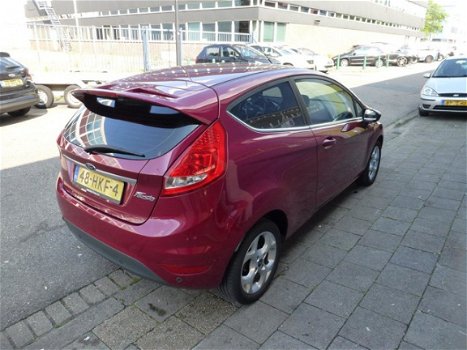 Ford Fiesta - 1.6 Titanium Apk/Climate/Cruise/Sensoren/NAP/Boekjes/Velgen/Inklapbaar Spiegels - 1