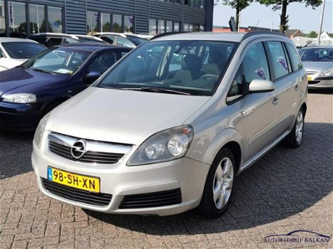 Opel Zafira - 1.9 CDTi 120pk Essentia - 1