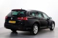 Volkswagen Passat Variant - 1.6 TDI Highline Navigatie Climate Control Parkassist 200x Vw -Audi-Seat - 1 - Thumbnail