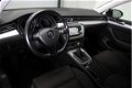 Volkswagen Passat Variant - 1.6 TDI Highline Navigatie Climate Control Parkassist 200x Vw -Audi-Seat - 1 - Thumbnail