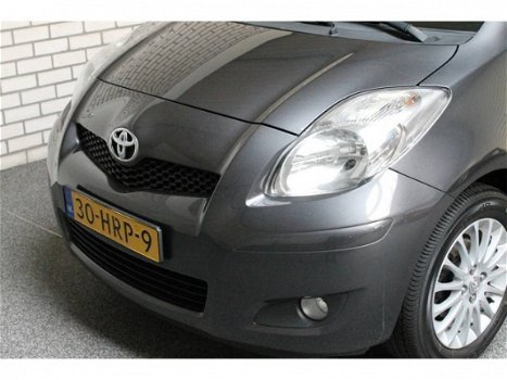 Toyota Yaris - 1.3 VVTi Dynamic 3-Drs - 1