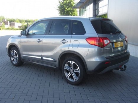 Suzuki Vitara - 1.6 High Executive Leder, NAVI, Panoramadak, afnb. Trekhaak, Cam - 1