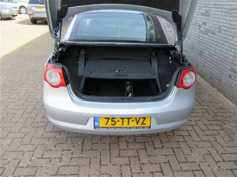 Volkswagen Eos - 2.0-16v FSI leer, navi - 1