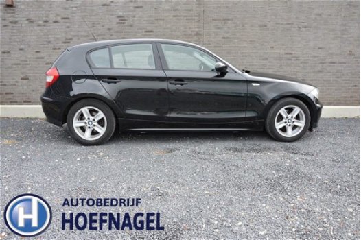 BMW 1-serie - 118i Business Line Navi, Cruise, Clima, Parkeersensor V+A - 1