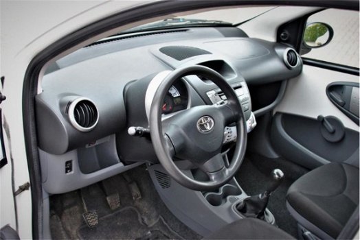Toyota Aygo - - 1.0-12V Access 2010|5-deurs|Airco|183.726KM| - 1
