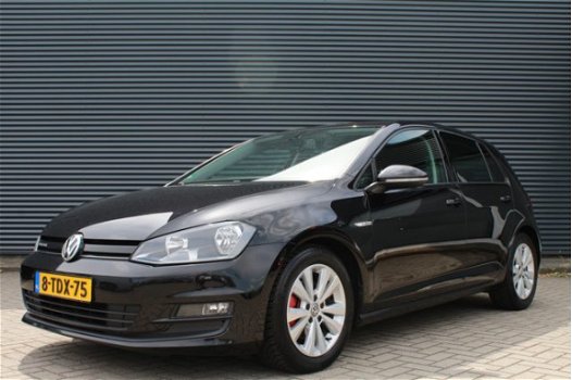 Volkswagen Golf - 1.6 TDI Highline BlueMotion Navigatie Parkeerhulp - 1