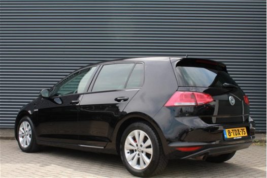 Volkswagen Golf - 1.6 TDI Highline BlueMotion Navigatie Parkeerhulp - 1