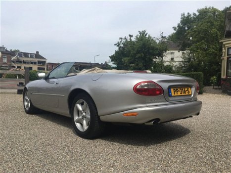 Jaguar XK8 - 4.0 V8 Convertible YOUNGTIMER - 1