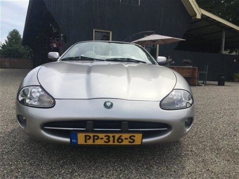 Jaguar XK8 - 4.0 V8 Convertible YOUNGTIMER - 1