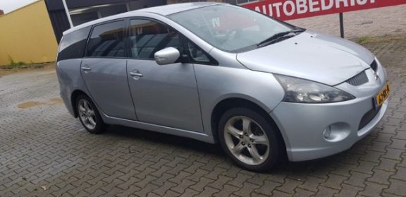 Mitsubishi Grandis - 2.4-16V Intense - 1