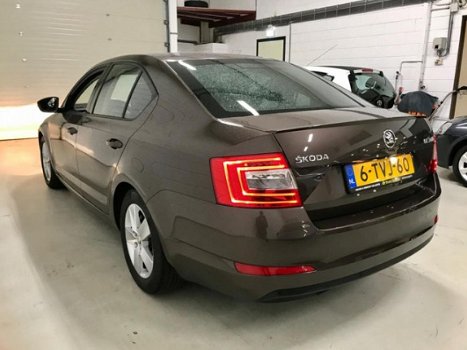 Skoda Octavia - 1.6 TDI Greenline Bj.14|NAVIGATIE|airco|pdc|dealer auto|1e Eigenaar - 1