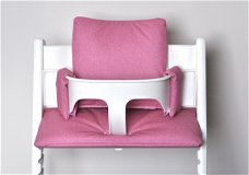 Gecoate 'pink' stoelverkleiner kussens voor stokke tripp trapp kinderstoel