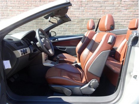 Opel Astra TwinTop - 2.0 Turbo 170Pk Cosmo | Airco | Cruise | Leder | Navigatie | Elektrische Kap | - 1