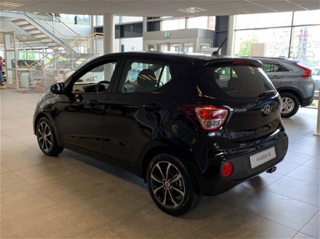 Hyundai i10 - 1.0i Comfort 15'' inch velgen Van €15.950, - nu geheel rijklaar €13.950 - 1