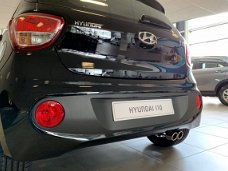 Hyundai i10 - 1.0i Comfort 15'' inch velgen Van €15.950, - nu geheel rijklaar €13.950