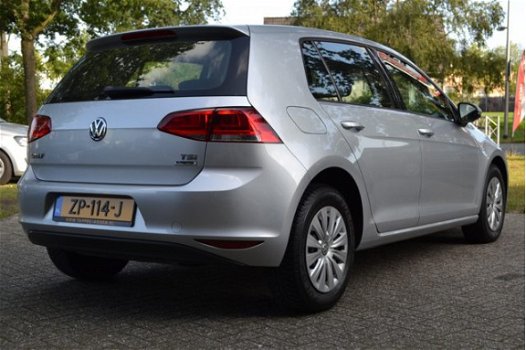 Volkswagen Golf - 1.2 TSI APK: 10-12-2021 / 5 DEURS / CLIMATE CONTROL / KEURIG NETJES - 1