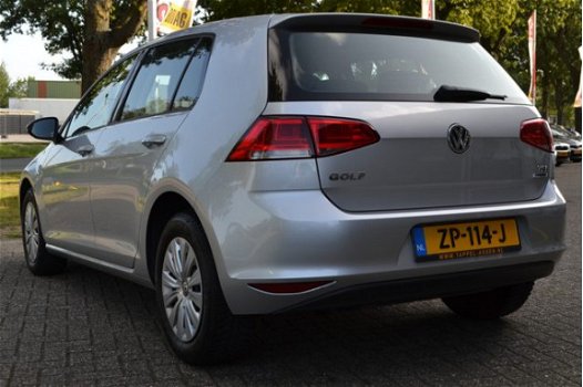 Volkswagen Golf - 1.2 TSI APK: 10-12-2021 / 5 DEURS / CLIMATE CONTROL / KEURIG NETJES - 1