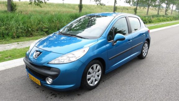 Peugeot 207 - 1.6 HDI * 90 PK * 5 DRS * CLIMA * Cruise control - 1