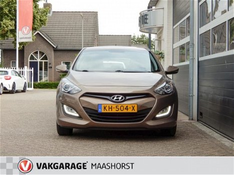 Hyundai i30 - 1.6 GDI i-Catcher automaat / parkeersensoren / cruise control / lederen bekleding - 1