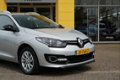 Renault Mégane Estate - TCE 115 LIMITED, Sunroof - 1 - Thumbnail