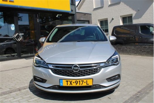 Opel Astra - 1.6CDTI Design Edition 5-drs pdc / navi / 4 seizoenenbanden - 1