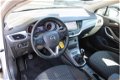 Opel Astra - 1.6CDTI Design Edition 5-drs pdc / navi / 4 seizoenenbanden - 1 - Thumbnail