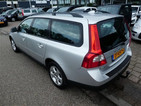 Volvo V70 - 2.0 107KW Limited Edition Clima Leder Thaak - 1