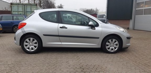 Peugeot 207 - 1.6 HDI 66KW 3DRS airco koppeling ligt eruit - 1