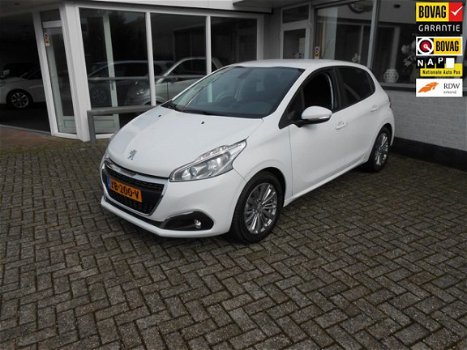 Peugeot 208 - 1.2 PureTech Signature airco, sportvelgen.[ nieuw] - 1