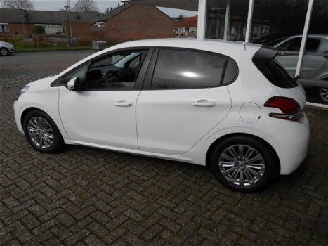 Peugeot 208 - 1.2 PureTech Signature airco, sportvelgen.[ nieuw] - 1