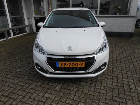 Peugeot 208 - 1.2 PureTech Signature airco, sportvelgen.[ nieuw] - 1