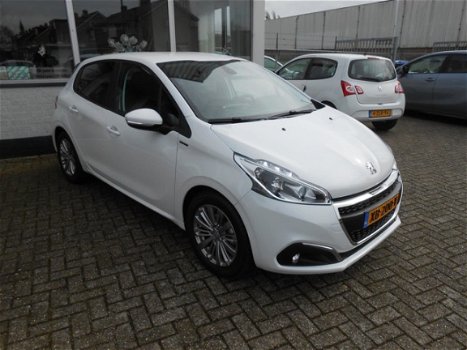 Peugeot 208 - 1.2 PureTech Signature airco, sportvelgen.[ nieuw] - 1