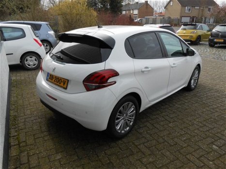 Peugeot 208 - 1.2 PureTech Signature airco, sportvelgen.[ nieuw] - 1