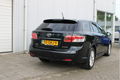 Toyota Avensis Wagon - 1.8 VVTi Business Automaat - 1 - Thumbnail