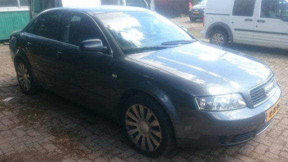 Audi A4 - 2.0 Exclusive MT - 1