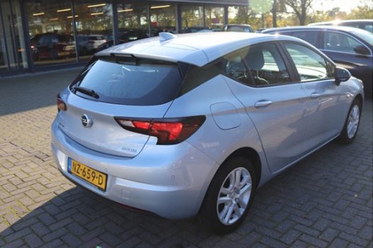 Opel Astra - 1.6 CDTI Online Edition 50 procent deal 6.875, - ACTIE OnStar / PDC / LED / Wi-Fi / Cam - 1