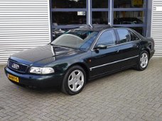 Audi A8 - 4.2 quattro 98000KM ECC LEDER SCHUIFDAK PDC FISCAAL VRIENDELIJK