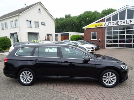 Volkswagen Passat Variant - 1.6 TDI Automaat Executive Navi, Led, Pdc v+a - 1