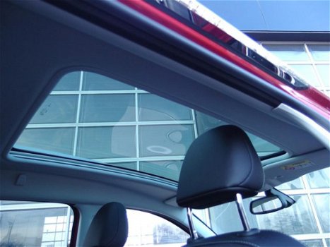 Peugeot 2008 - 1.6 BlueHDi Blue Lease Executive Panoramadak - 1