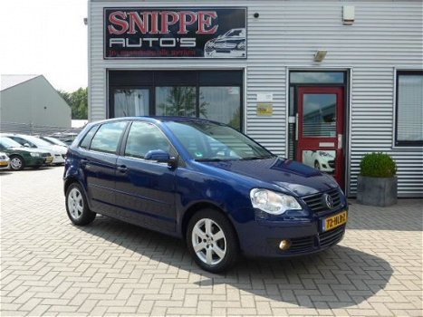 Volkswagen Polo - 1.2-12V Comfortline Blue Edition -5DRS-AIRCO-CRUISE-PRIVACYGLASS - 1