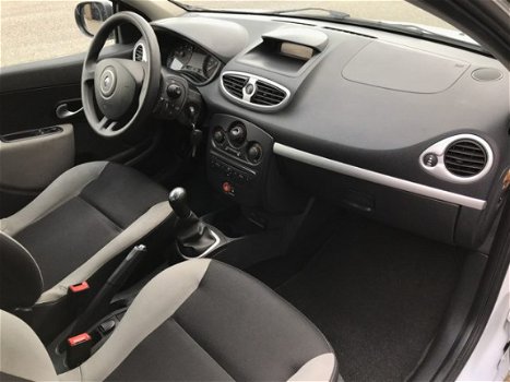 Renault Clio Estate - 1.5 dCi Authentique Elektrische ramen voor | Airco | Radio/CD | Staat in Harde - 1