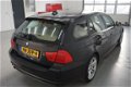 BMW 3-serie Touring - 318d Corporate Lease Business Line | HANDGESCHAKELD | LEDER | NAVIGATIE | - 1 - Thumbnail