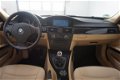 BMW 3-serie Touring - 318d Corporate Lease Business Line | HANDGESCHAKELD | LEDER | NAVIGATIE | - 1 - Thumbnail